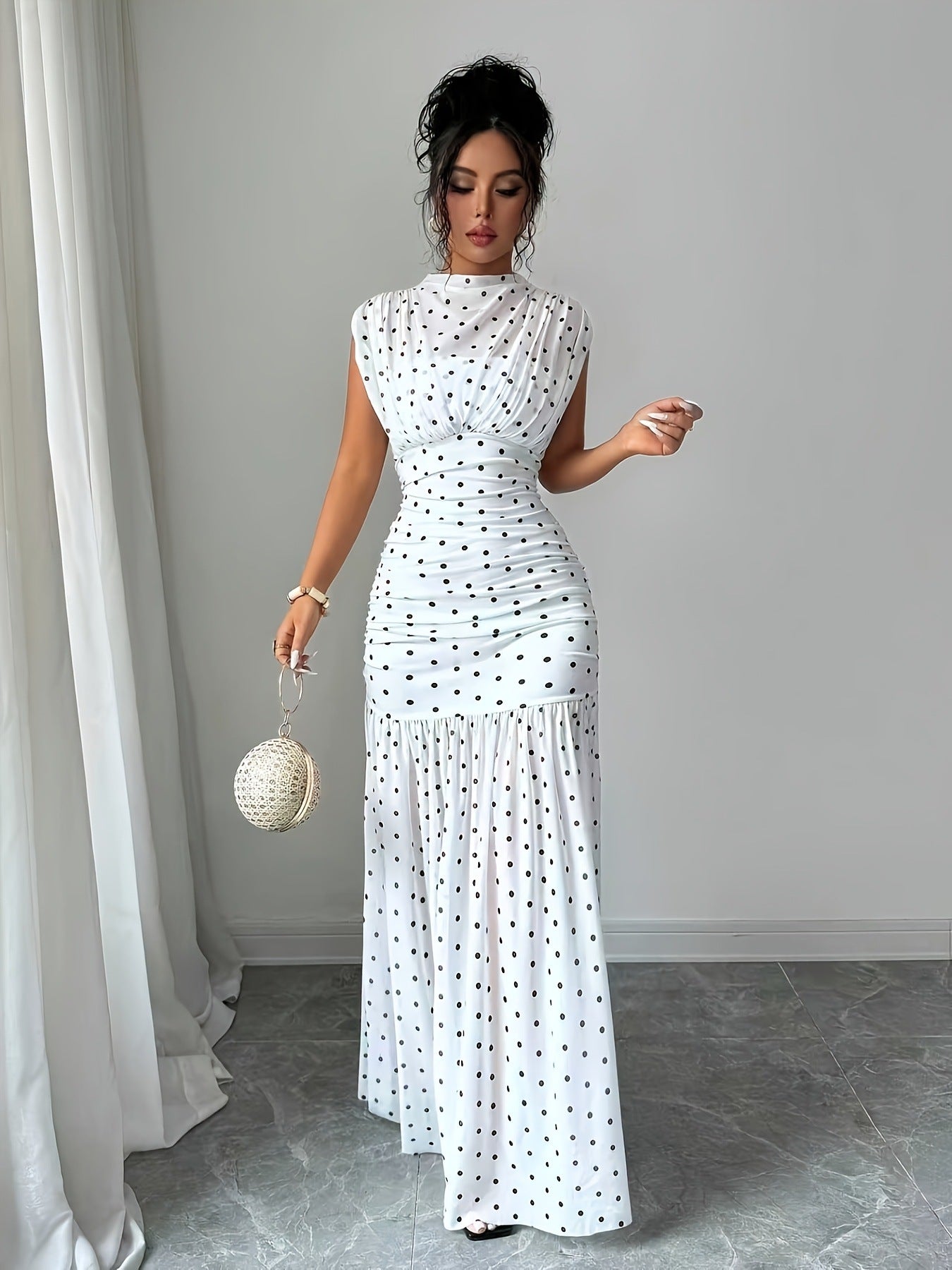 Fashionable Polka Dot Pleated Fitted Elegant Sleeveless Long Dress for Women