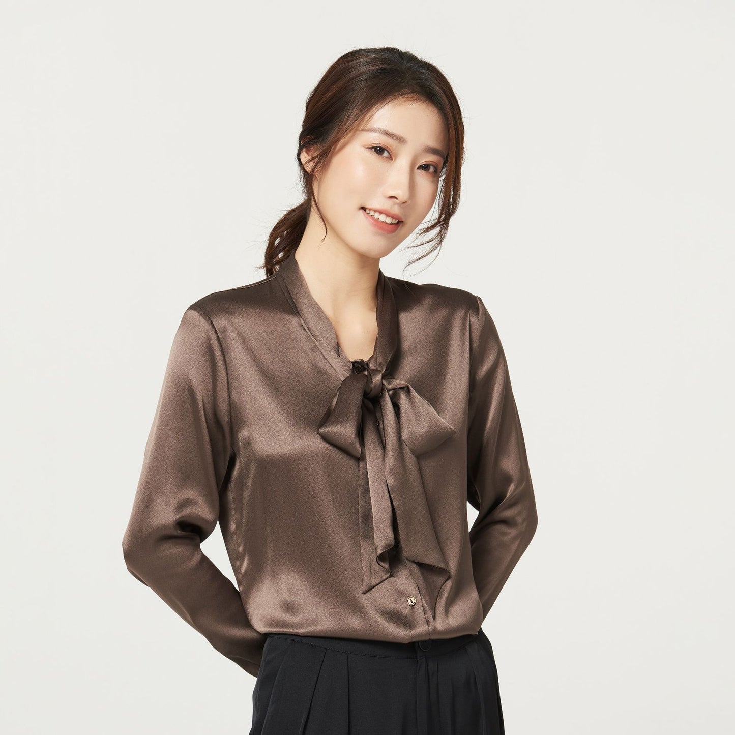 Heavy mulberry silk shirt with ribbon Women's Spring and Autumn new long sleeve bottoming V-neck bow women's silk shirt