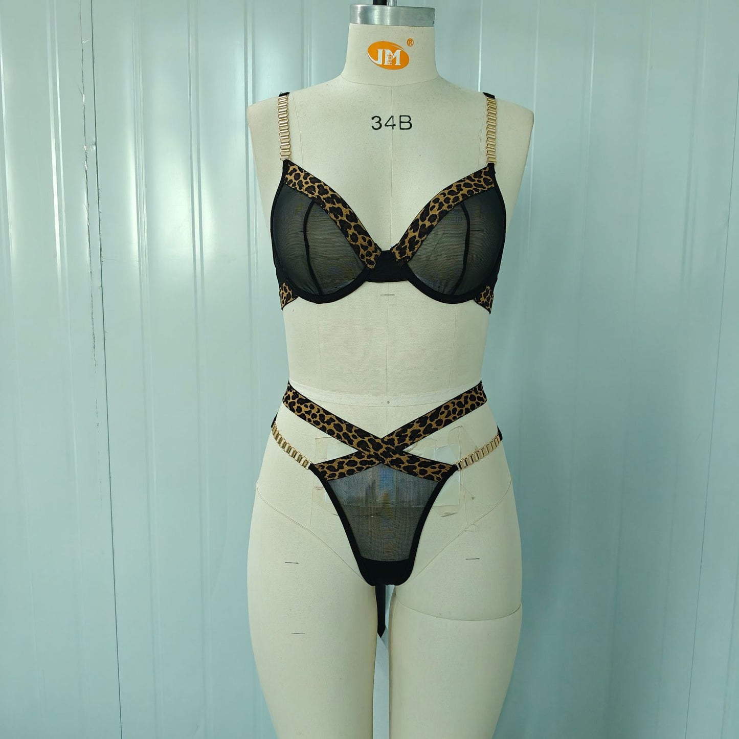 European and American underwear women's foreign trade bra set cross-border independent station metal chain cross-border sexy suspenders underwear wholesale