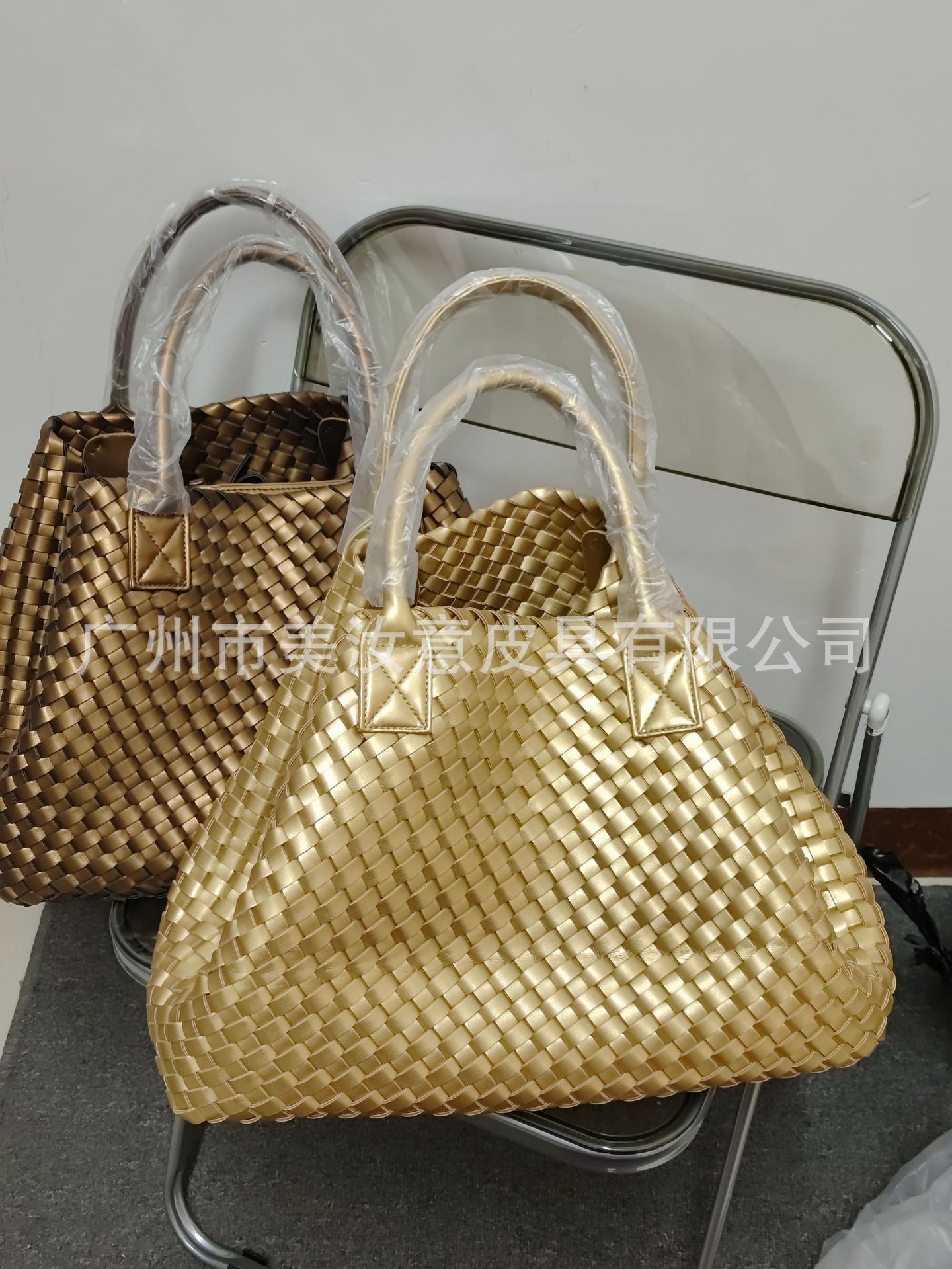 2025 New woven tote big bag fashionable high-end handbag celebrity same style trendy hand-carrying bag shoulder bag