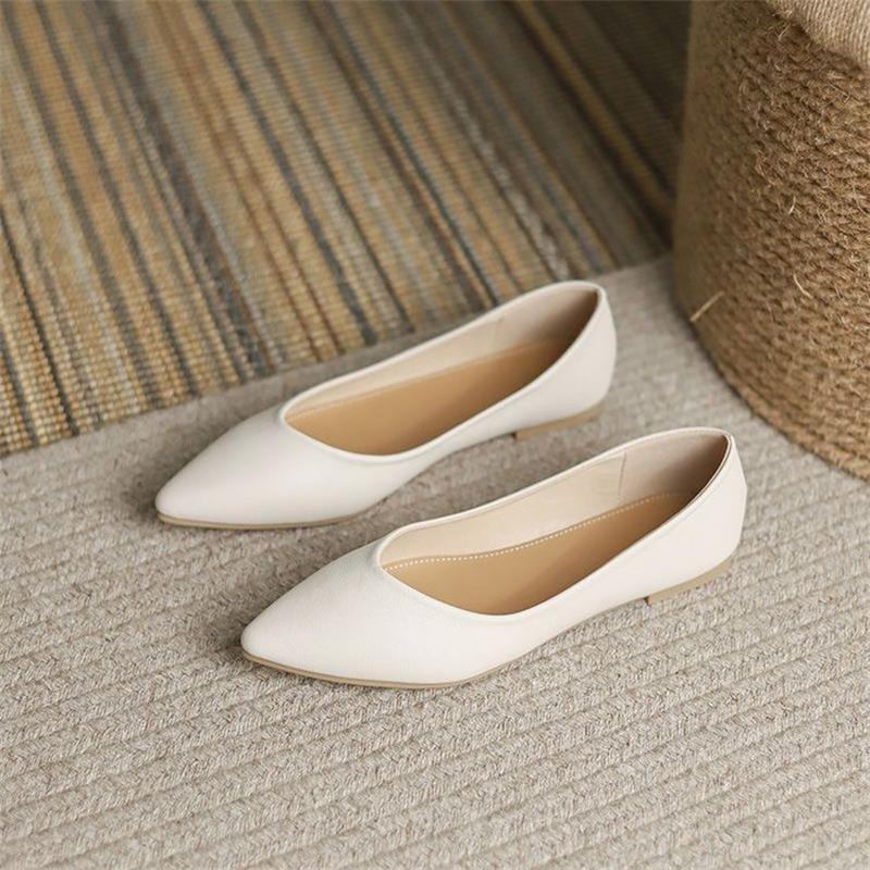 French flat pumps 2025 new spring and autumn pointed gentle fairy lady commuter low-cut work shoes plus size nurse shoes