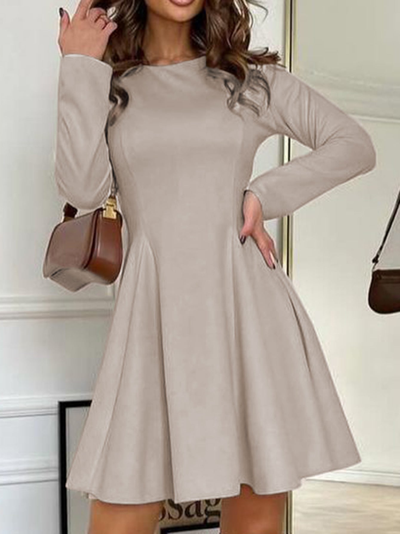 Kaikuo elegante mini-jurk met lange mouwen en slanke taille