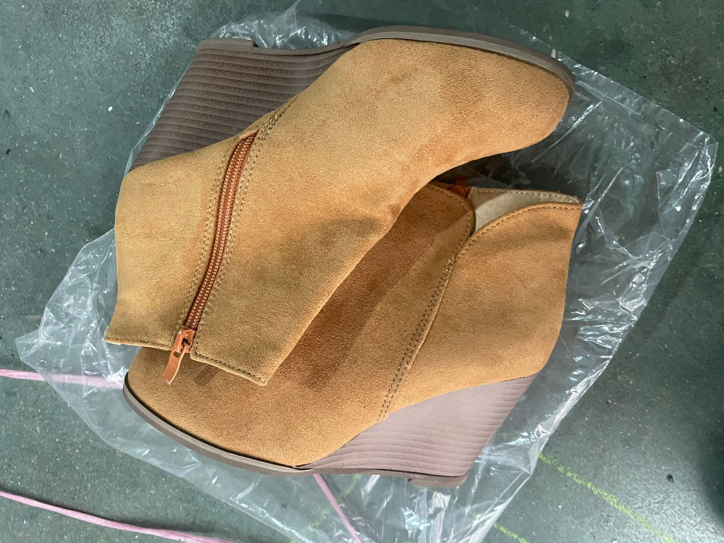 2025 autumn and winter New flat wedge short boots Women's independent station cross-border retro horse Chelsea boots plus size women's boots