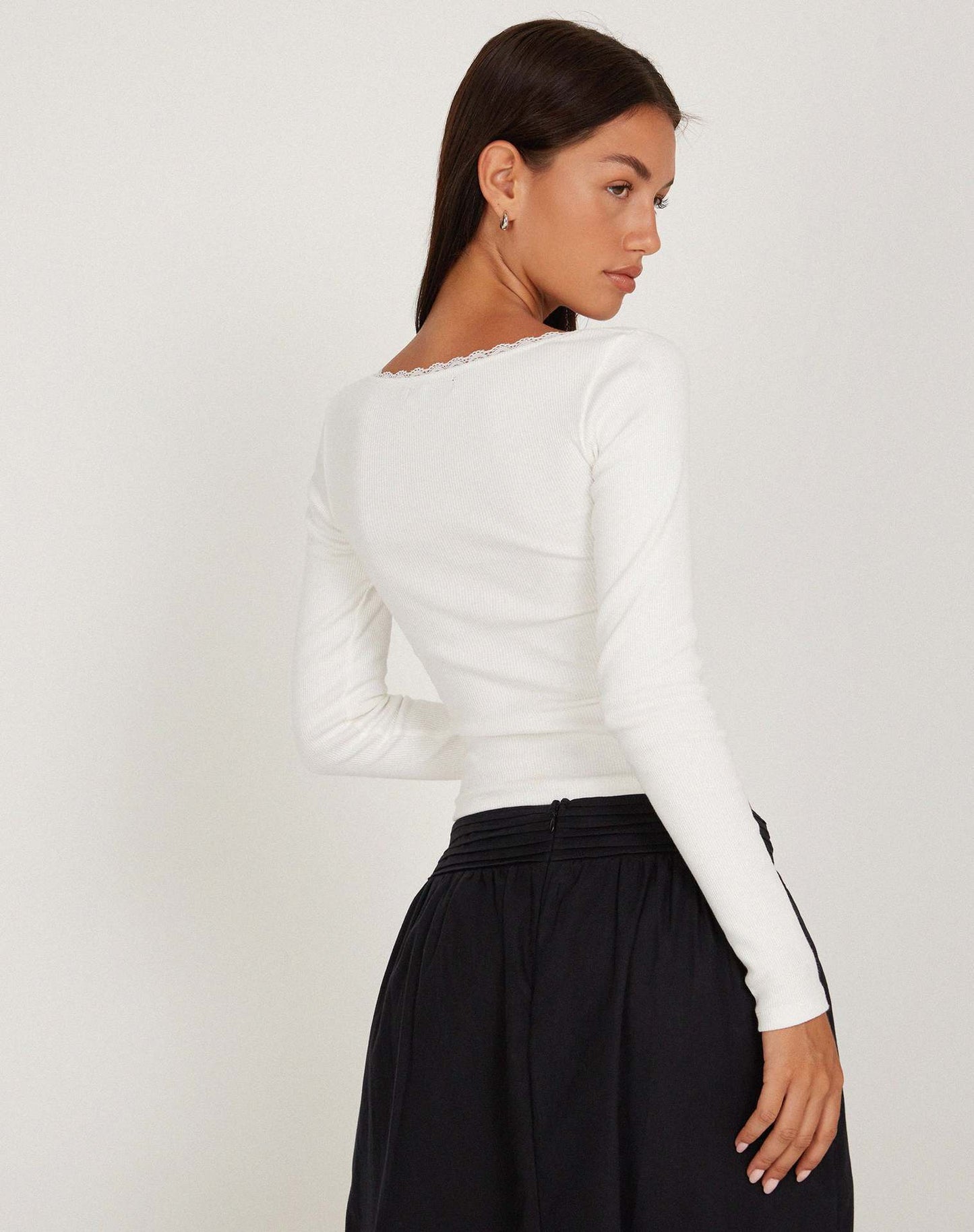 2023 new arrival Amazon Fall Winter fashion sexy U collar small lace knitted bottoming shirt