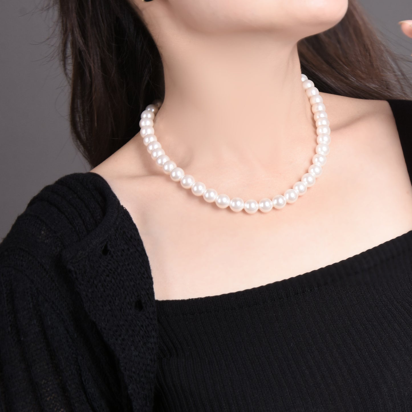 Film and Television same style 925 Yuanbao knot pearl necklace knotted clavicle chain French gray pearl chain offline store hot selling product