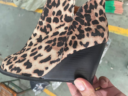 2025 autumn and winter New flat wedge short boots Women's independent station cross-border retro horse Chelsea boots plus size women's boots