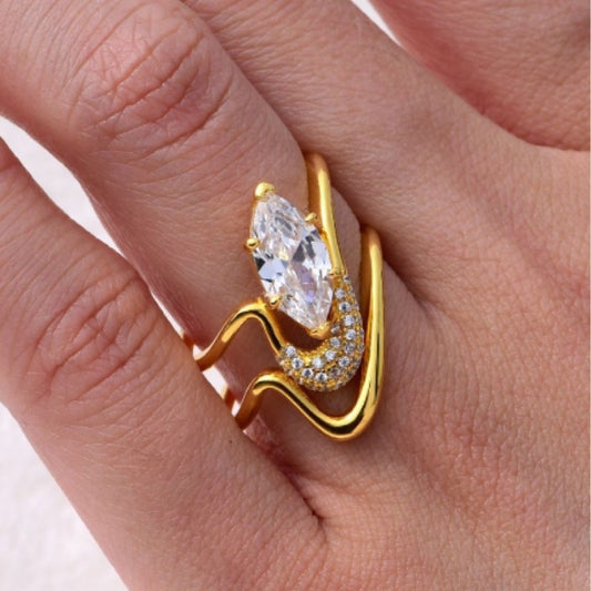 Luxe geavanceerde moissanite ring met paardenoog steen