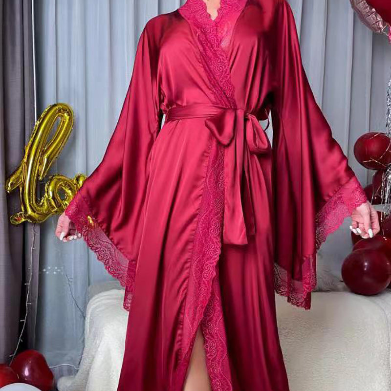 Lady's lace long-sleeved nightgown set