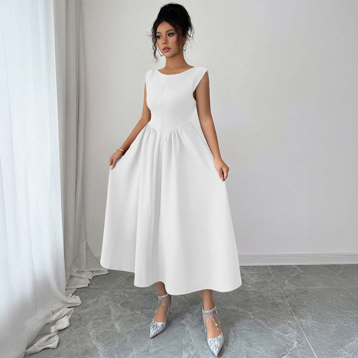 Effen kleur slanke taille midi- jurk met open rug