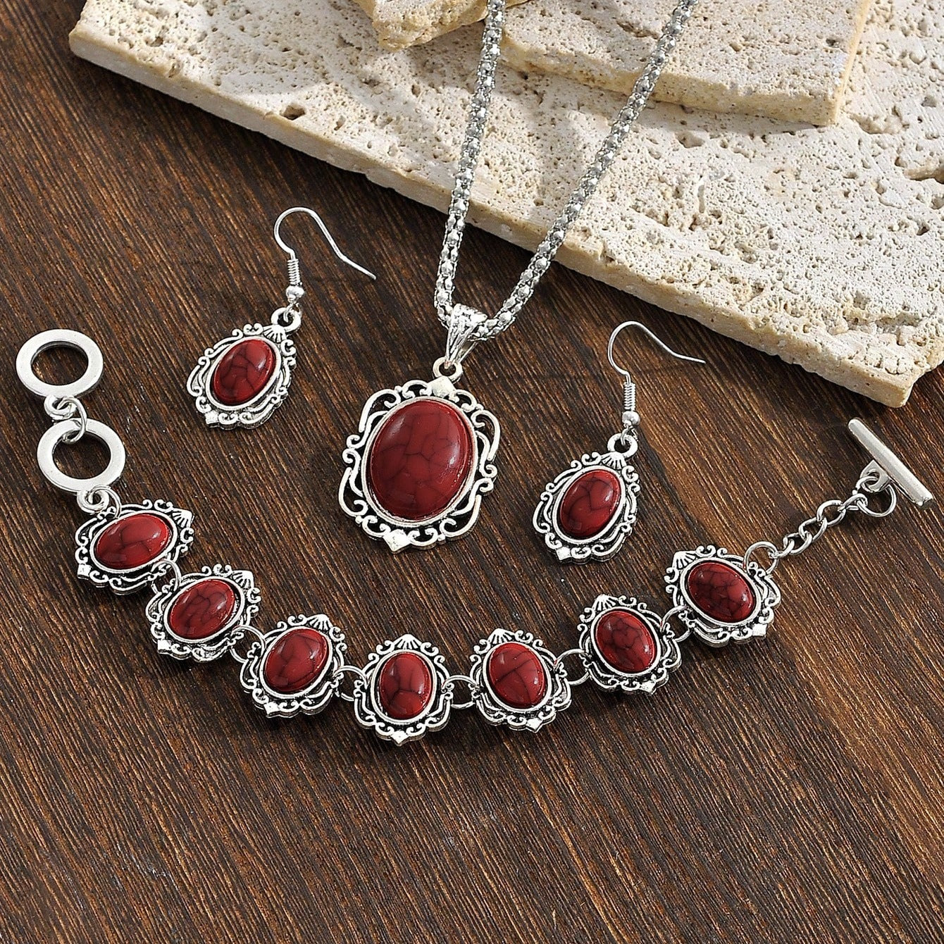 Boheemse stijl sieradenset: oorbellen ketting en armband
