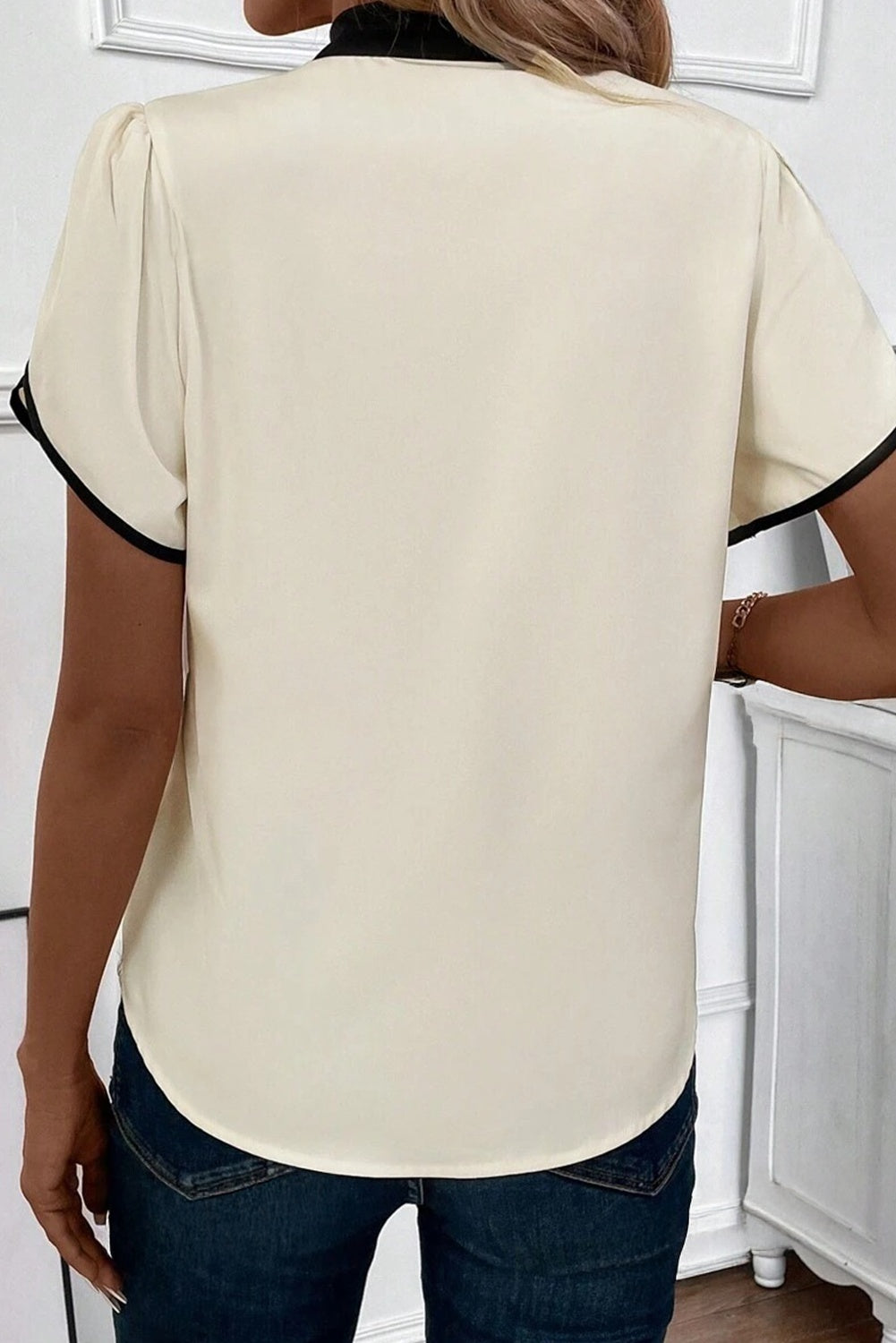 Witte blouse met knoophals