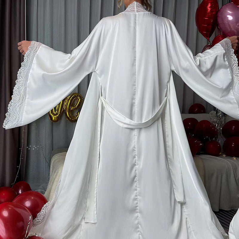 Lady's lace long-sleeved nightgown set