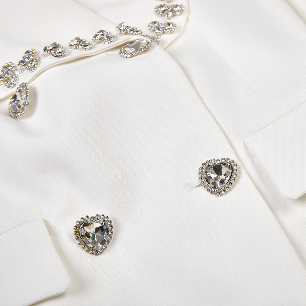 Wit colbert voor dames met steentjes en klokmouwen