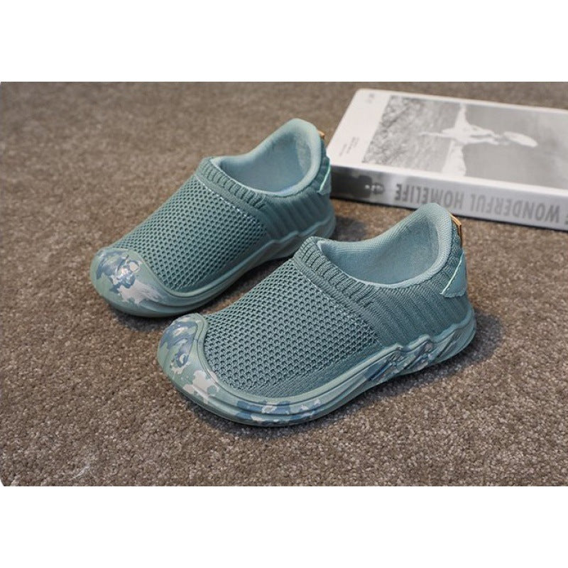 Children's athletic shoes