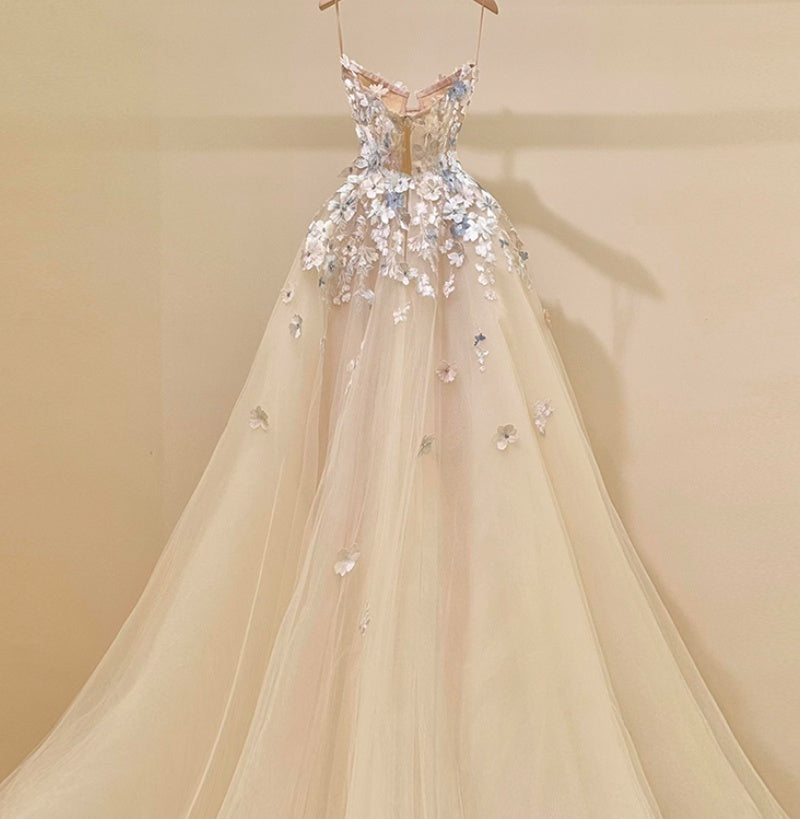 V-hals bloemen gestikte feest-avondjurk