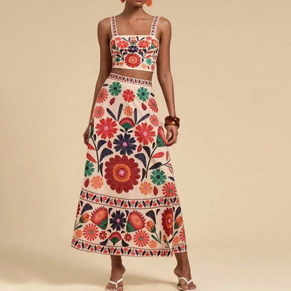 Sexy crop top en maxi-rok met print