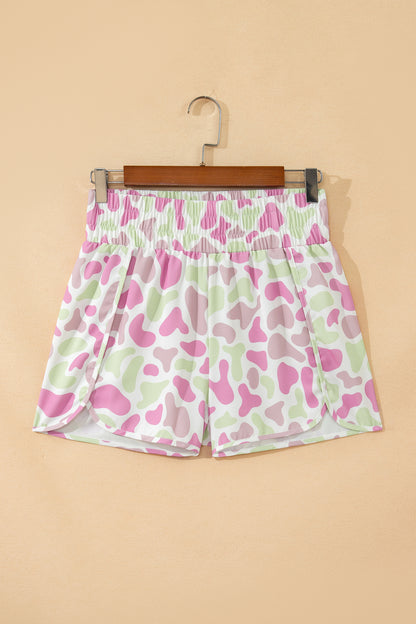 Camouflageprint shorts met hoge taille en plooien