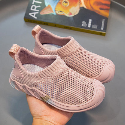 Children's athletic shoes