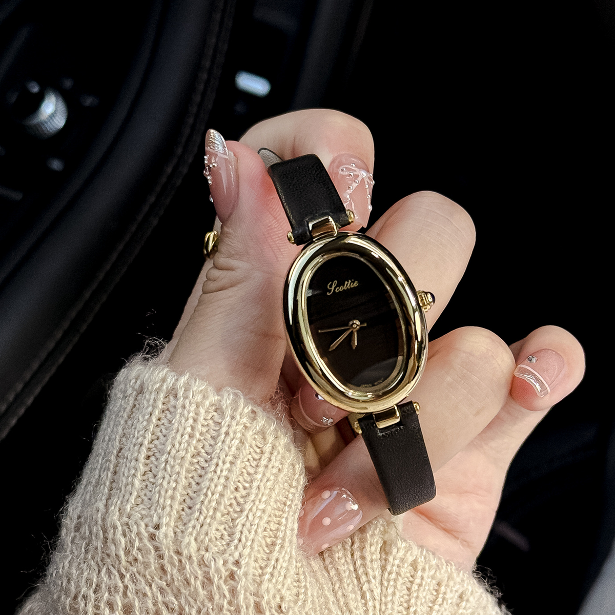 Oval Retro Quartz Watch for Women