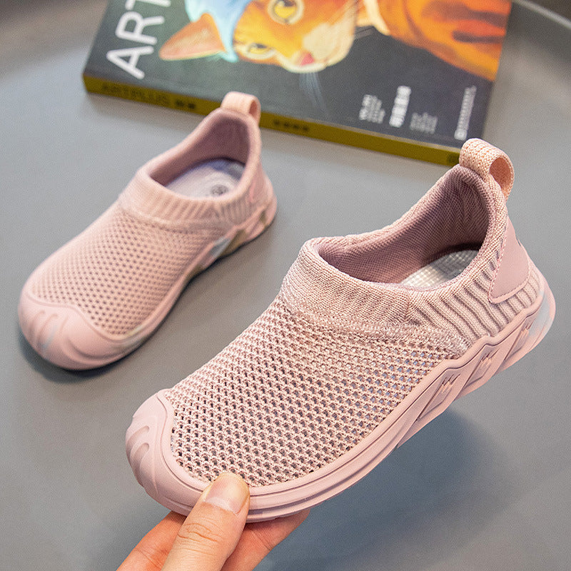 Children's athletic shoes