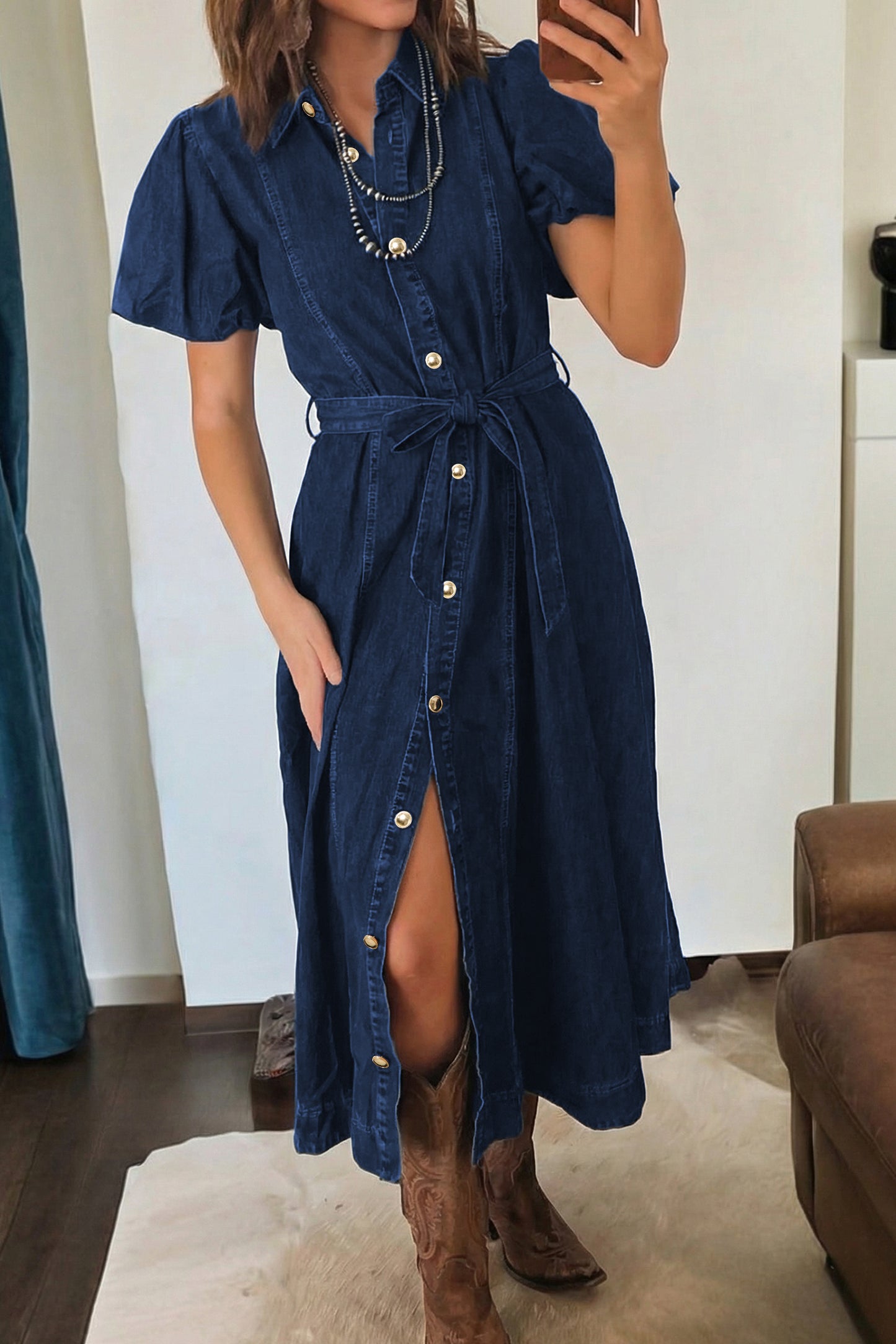 Jurk van denim met kraag lange mouwen knoopsluiting ceintuur korte mouwen en pofmouwen