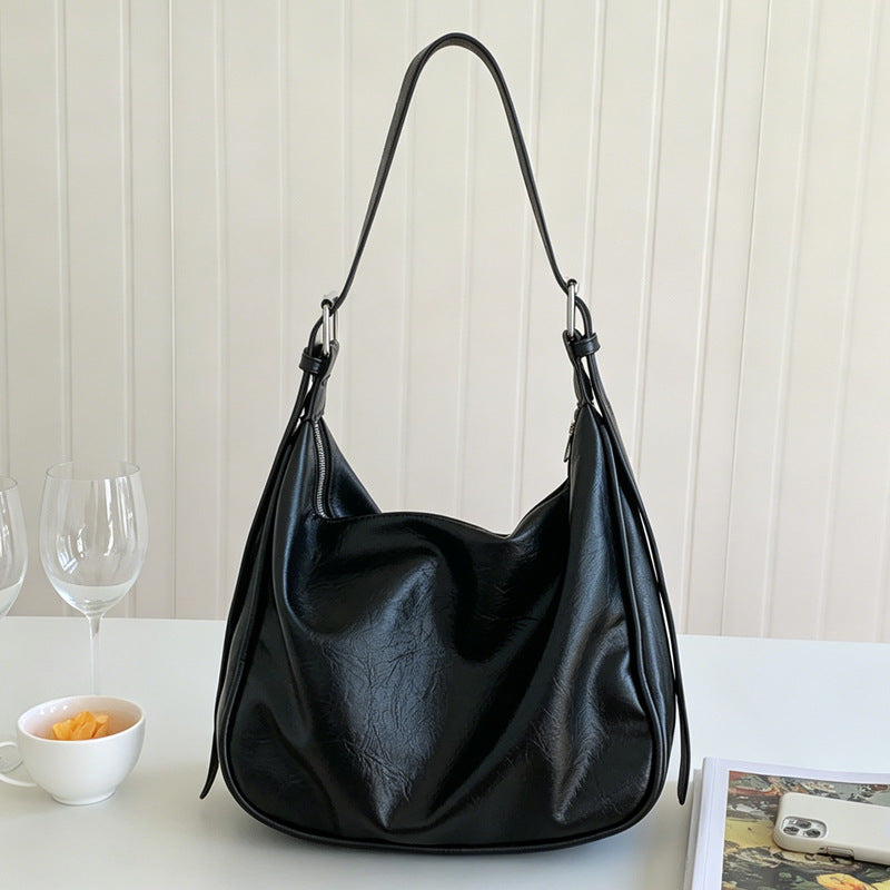 Retro fashion women's large capacity shoulder bag