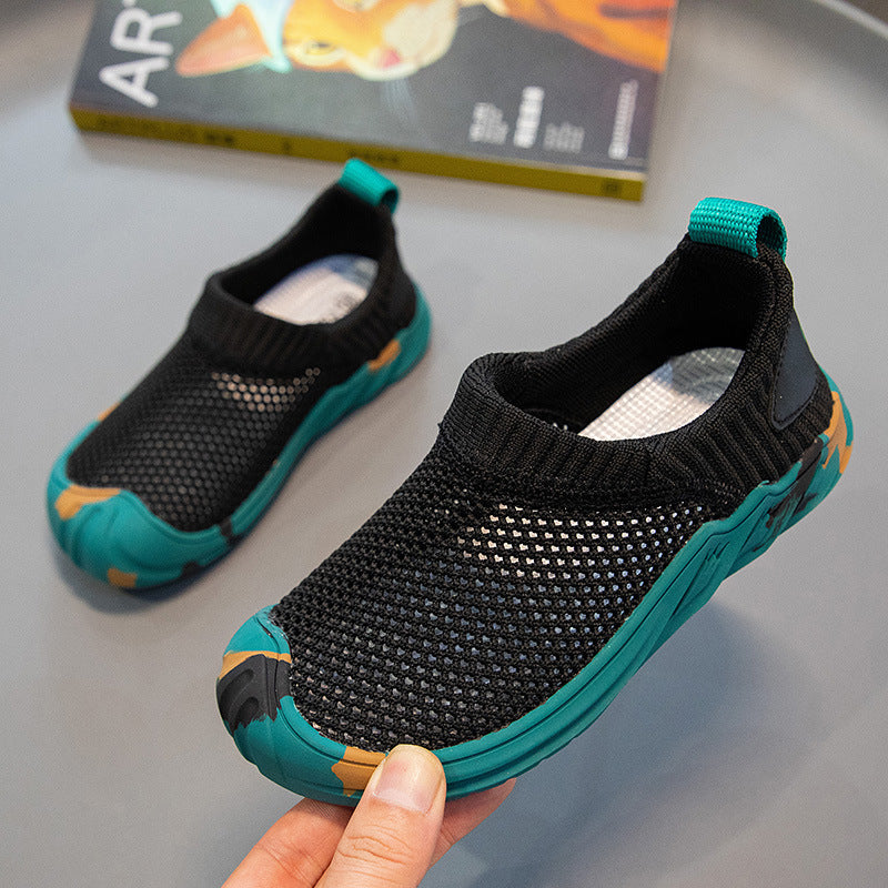 Children's athletic shoes