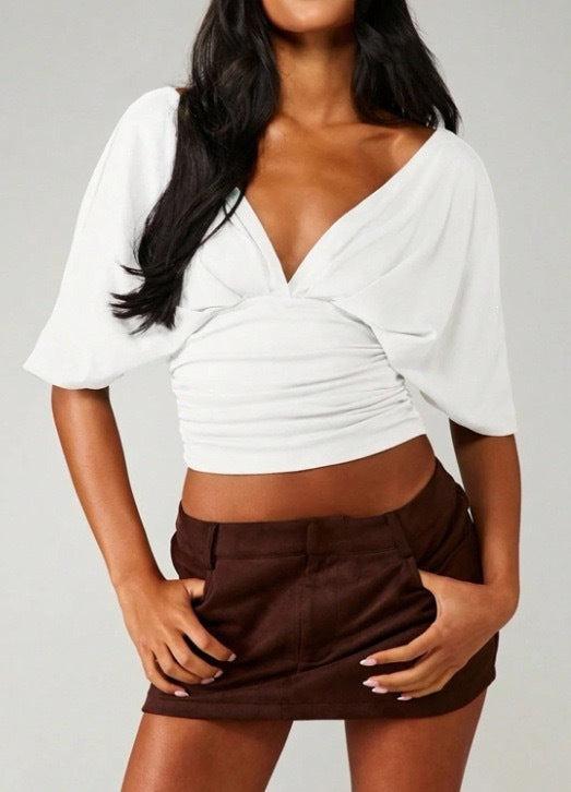 A slimming short blouse for women