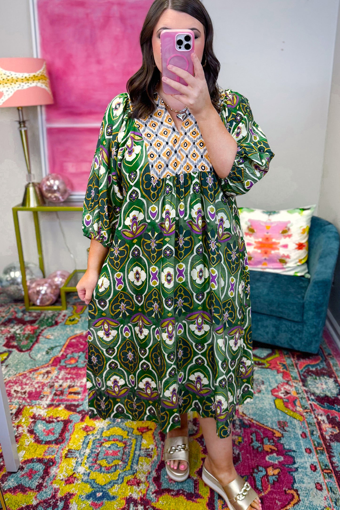 Groene midi-jurk in grote maten met gemengde bloemenpatchwork V-hals en 3/4 pofmouwen