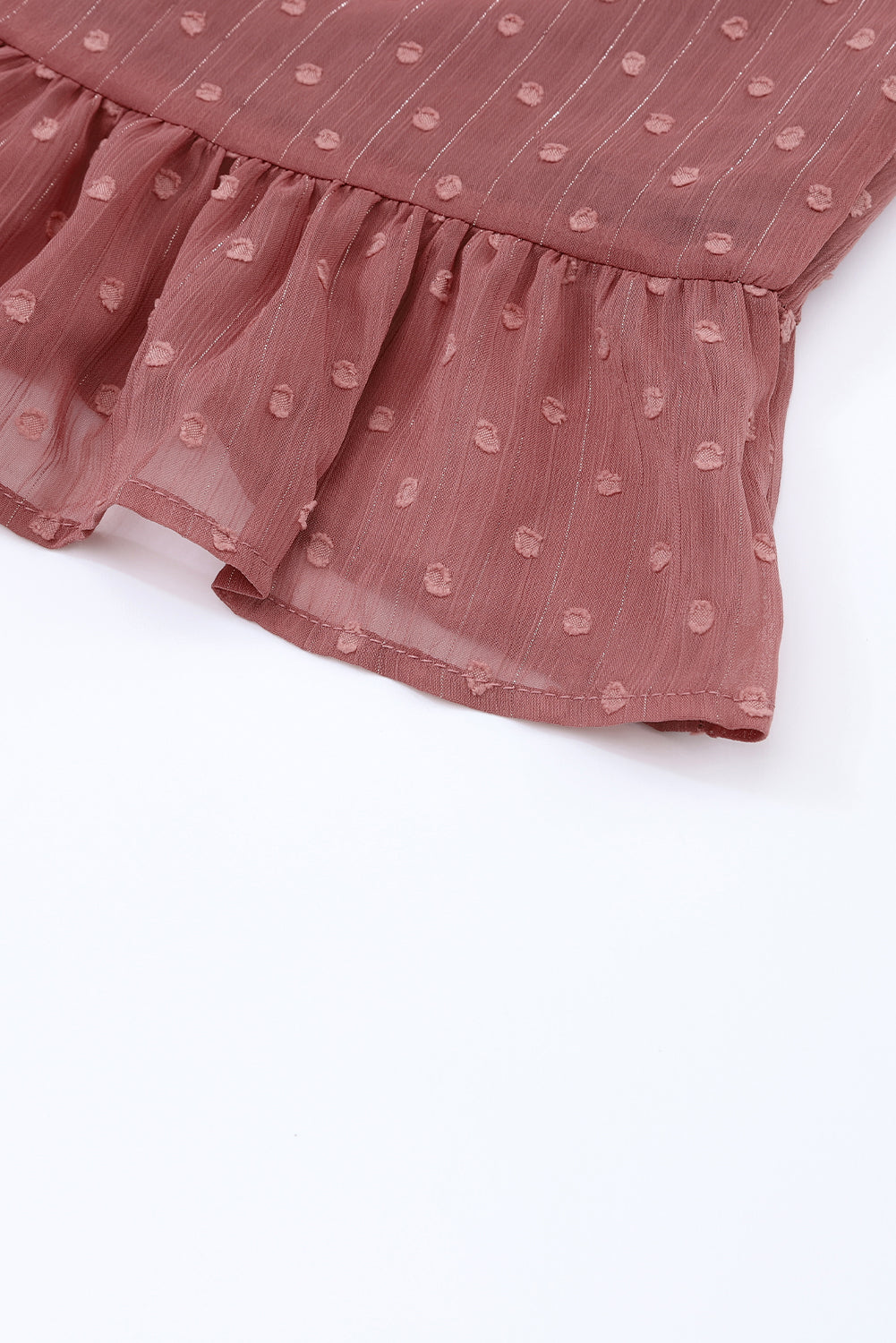 Vurig rode blouse met Zwitserse stippen vetersluiting V-hals en ruches