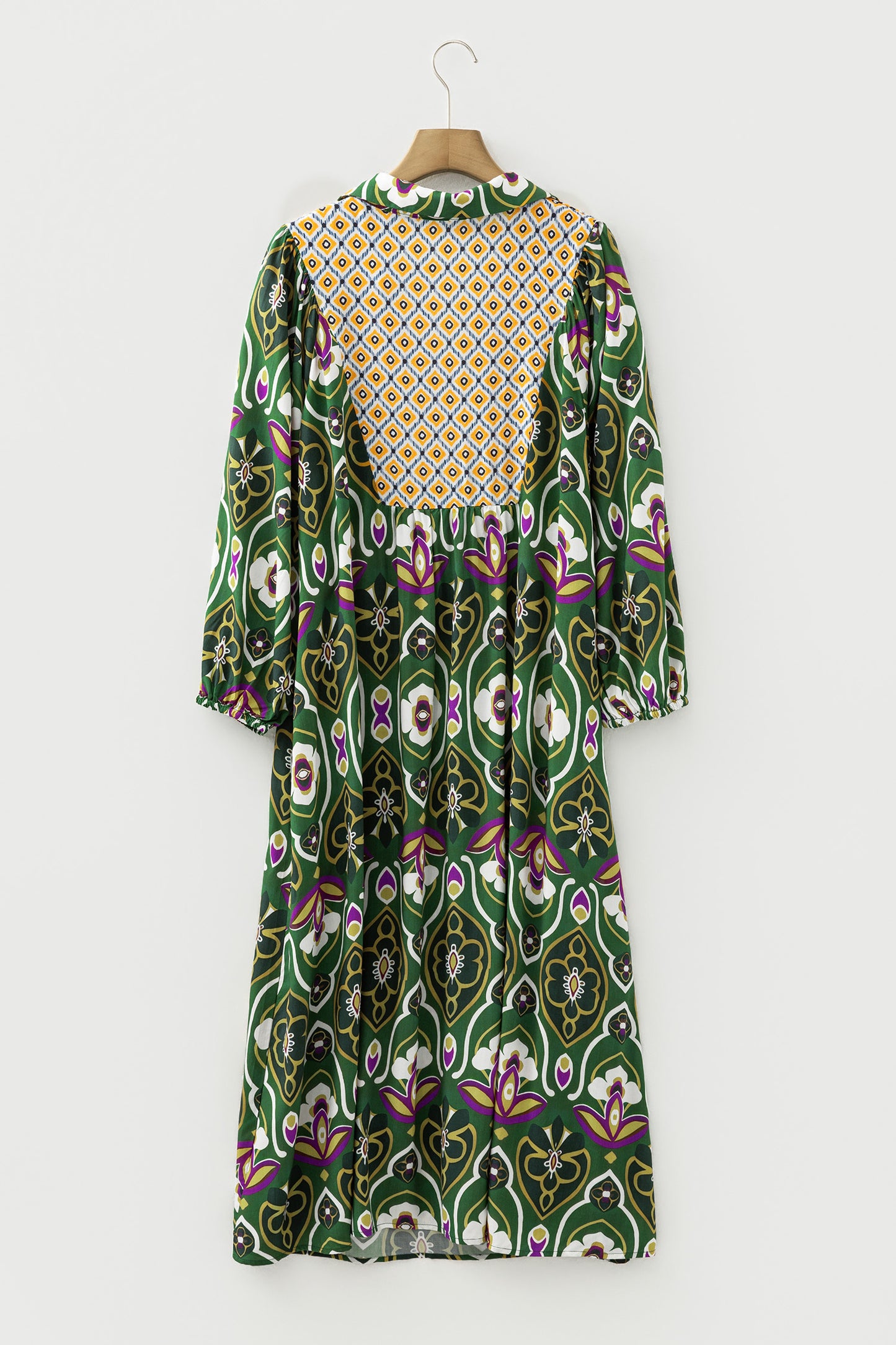 Groene midi-jurk in grote maten met gemengde bloemenpatchwork V-hals en 3/4 pofmouwen
