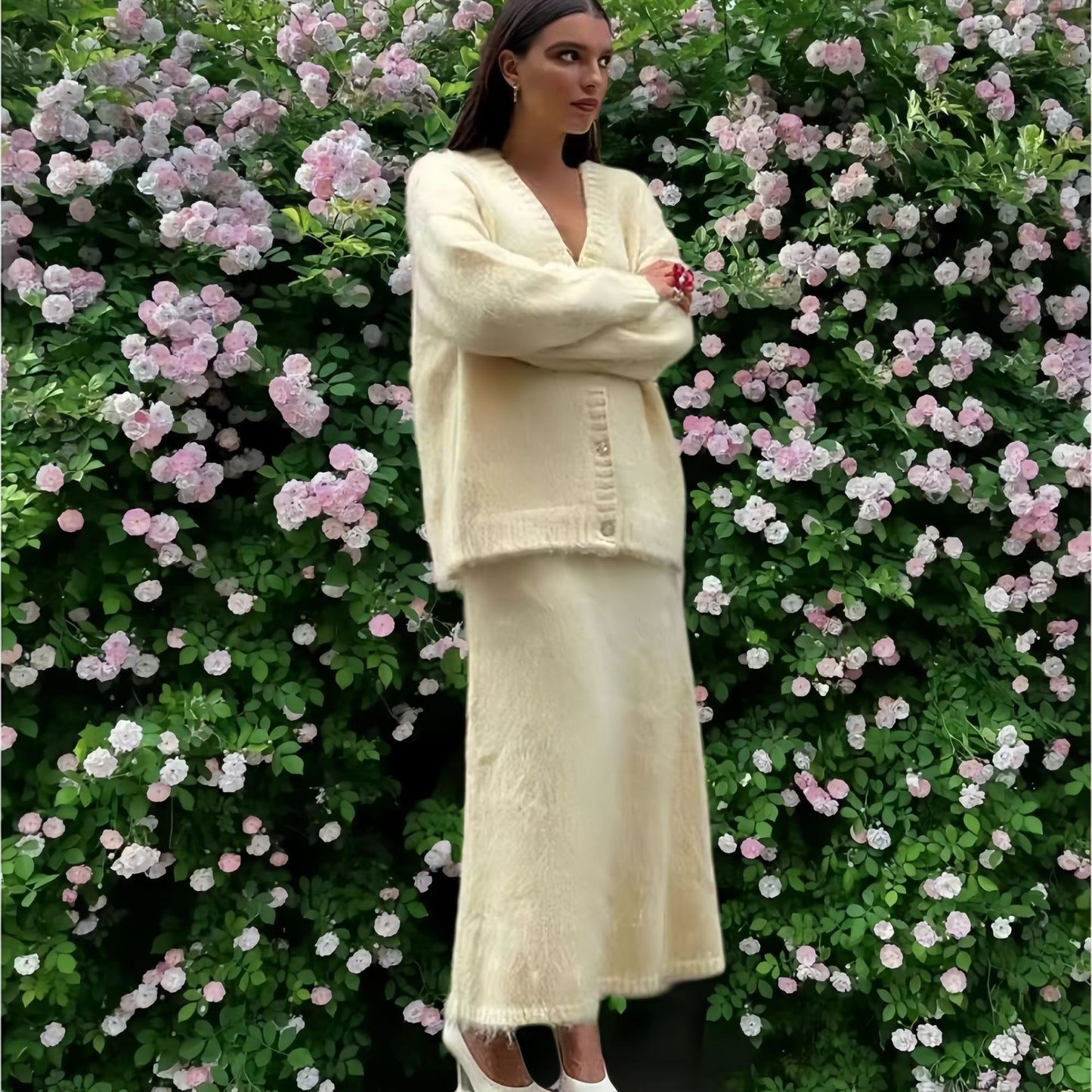 Eelegante gebreide V-hals trui of vest plus rok set