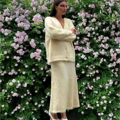 Eelegante gebreide V-hals trui of vest plus rok set