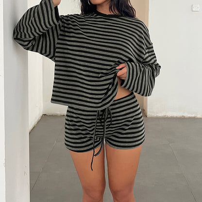Dames gestreepte short en T-shirt met lange mouwen tweedelig setje