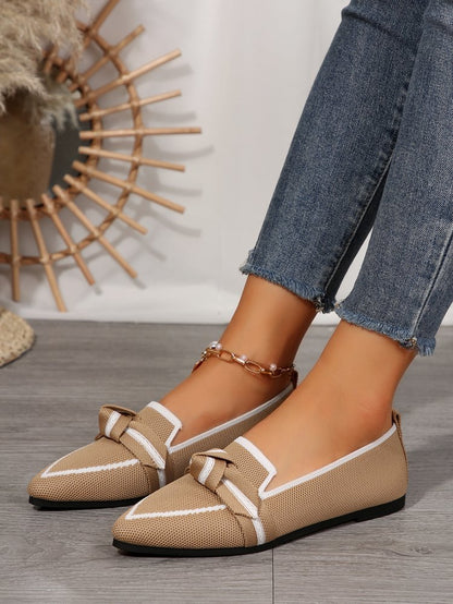 Damesschoenen met spitse neus en platte onderkant