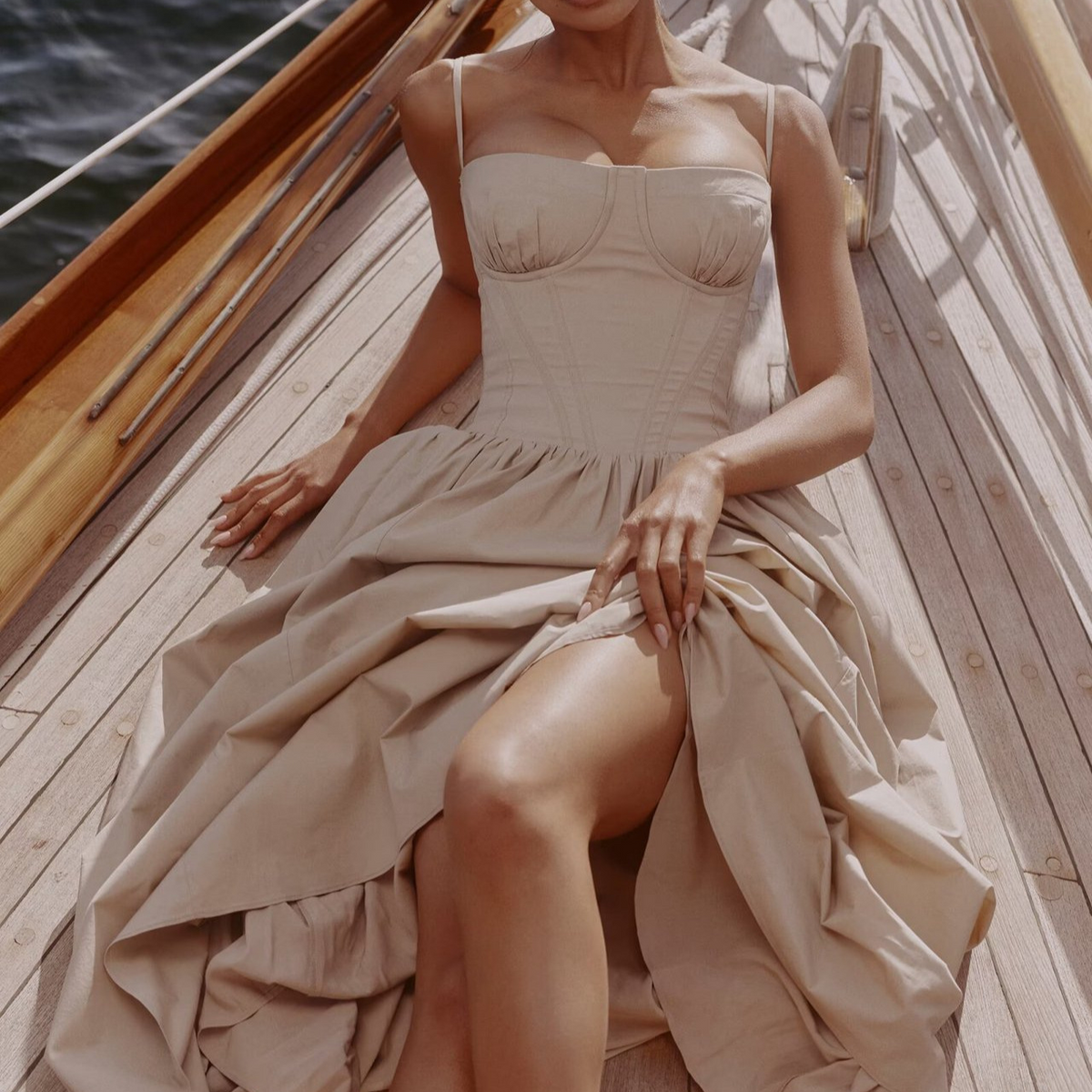 Elegant strapless dress