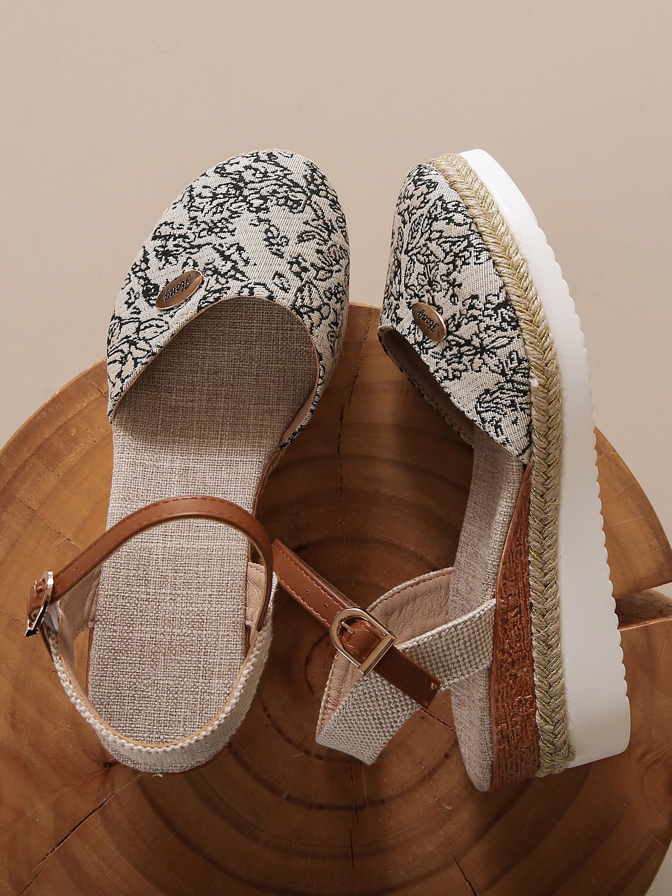 Lady's Sandals