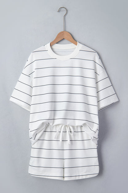 Gestreepte shirt met korte mouwen en shorts met zakken en trekkoord 2-delige set