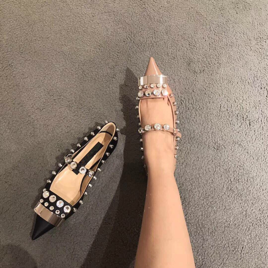 Puntige ballerina's met steentjes