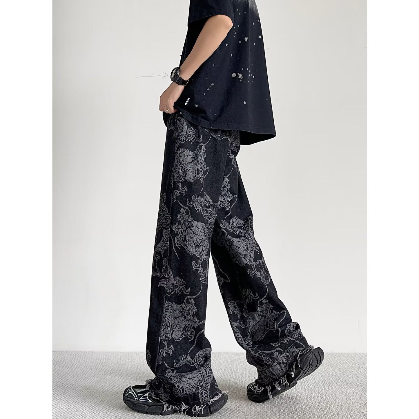 Losse rechte heren jeans met geborduurde draak
