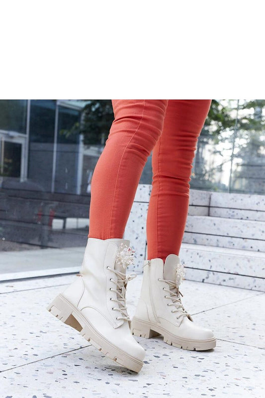 Laarsjes model 205782 Solea 