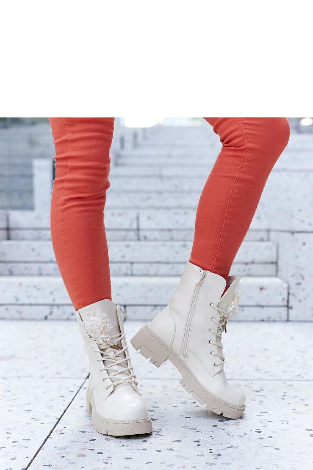  Laarsjes model 205782 Solea 