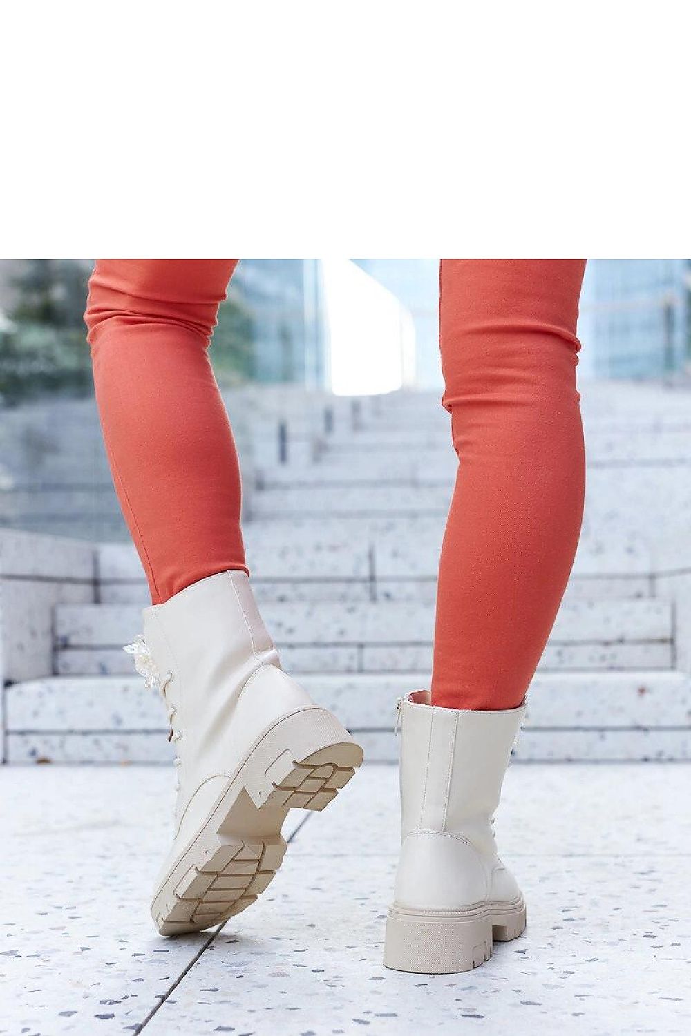  Laarsjes model 205782 Solea 