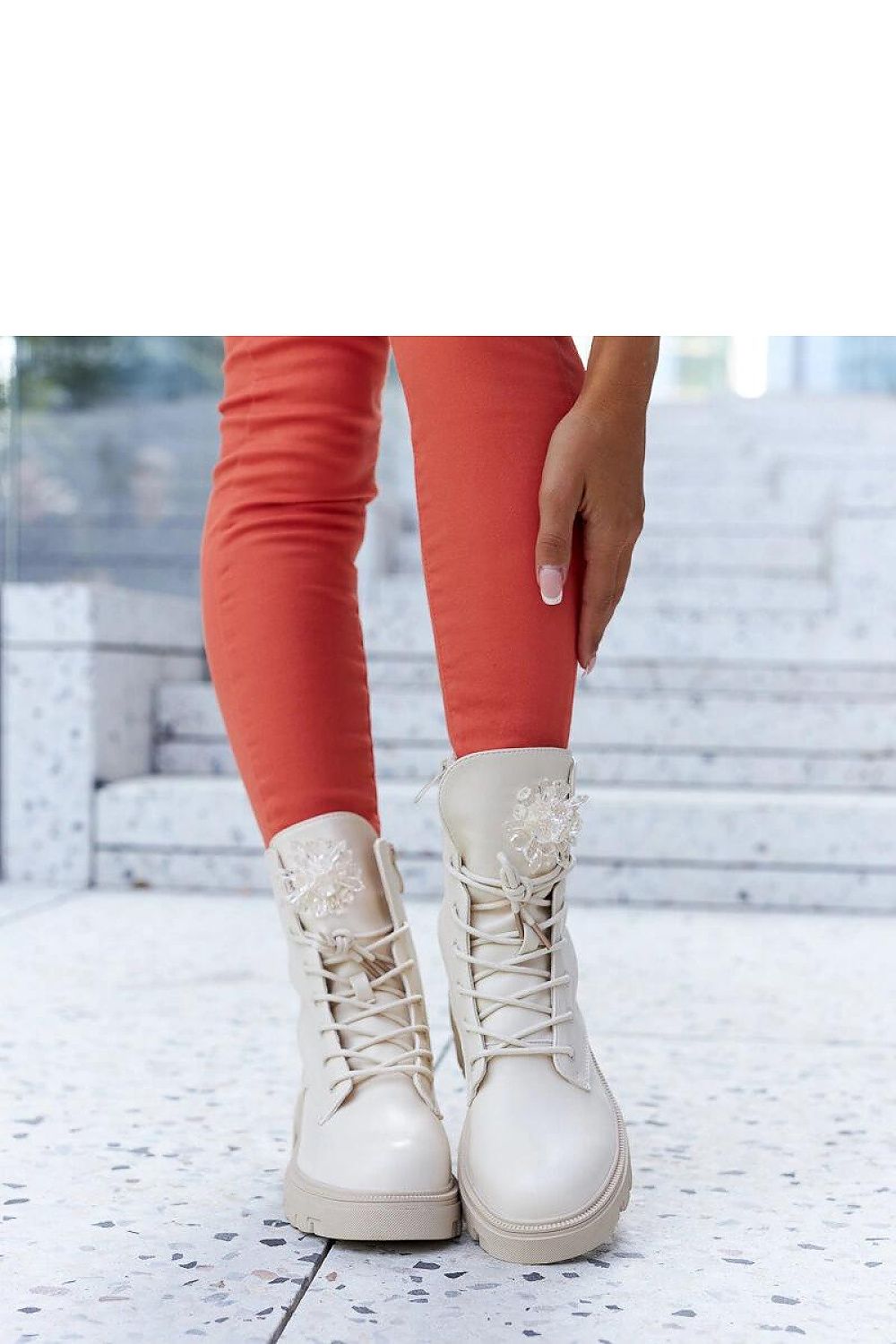  Laarsjes model 205782 Solea 
