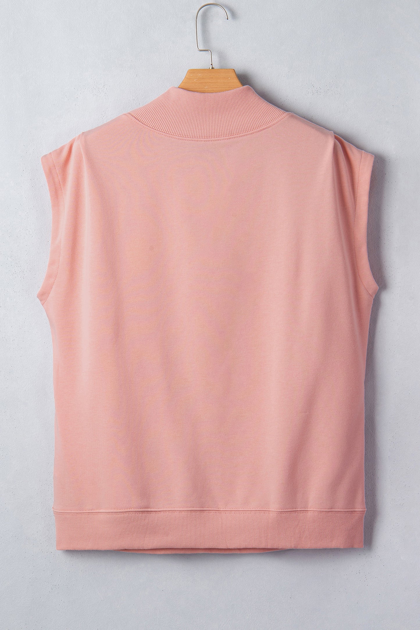 Effen top met hoge hals en korte mouwen osvallend model