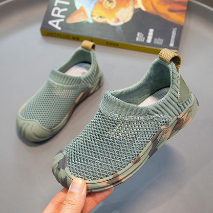 Children's athletic shoes