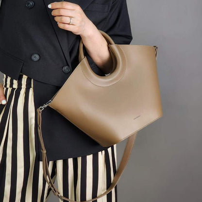 Cowhide High-End French Fashion Commuter Special Bag Niche Design Vegetable Basket Bag