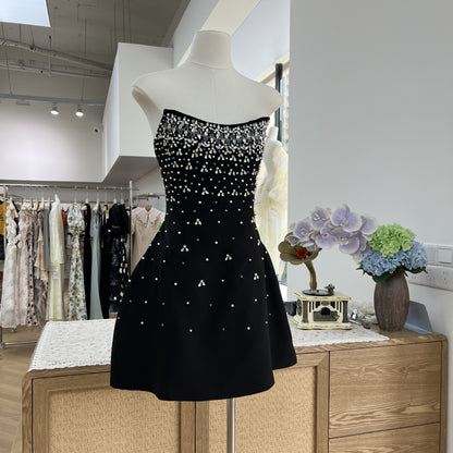 Hand-sewn high-end hourglass-shaped dress without shoulder straps