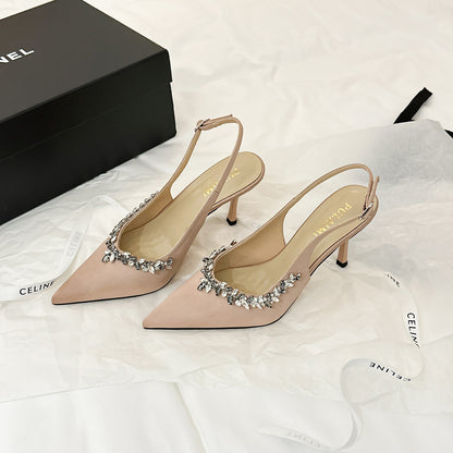 Satijnen slingback pumps met strasssteentjes  en spitse neus in 3 hak hoogtes