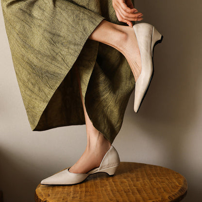 Women's Cowhide Retro Pointed Toe Sandals